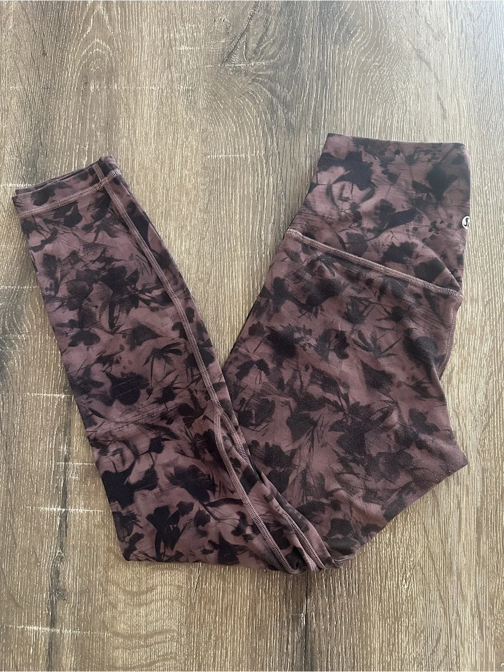 lululemon athletica - Mauve and Black Patterned Align Leggings - Size 6